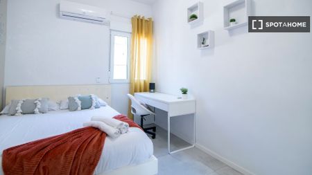 valencia, Valencian Community 46011 - Photo 5
