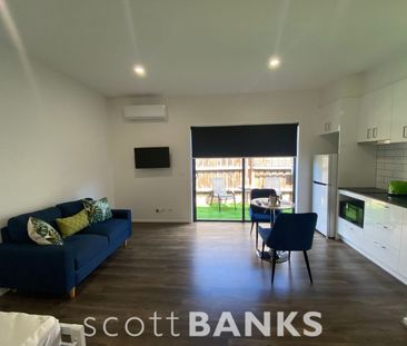 Suite 8 - Includes furniture, utilities and free internet - Raymond... - Photo 3