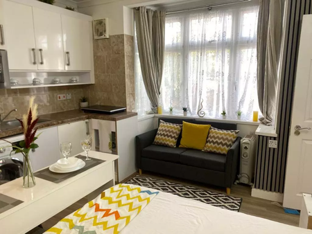 Studio to rent - Photo 4