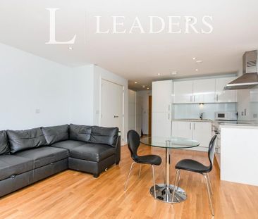 Studio to rent - Photo 2