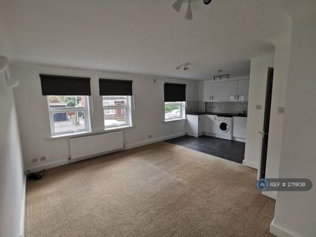 2 bedroom flat to rent - Photo 4