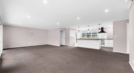 Modern, Comfortable Family Living! - Photo 4