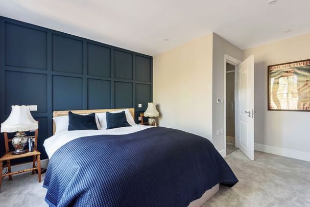 Filmer Grove, Godalming, Surrey, GU7 - Photo 1