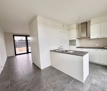 Twee-slaapkamer appartement met parkeerplaats - Photo 3