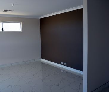 52 Villatella Gardens, Piara Waters, WA 6112 - Photo 3