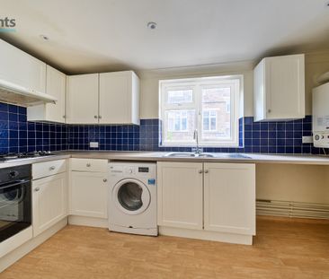 3 bedroom apartment to rent - Photo 4