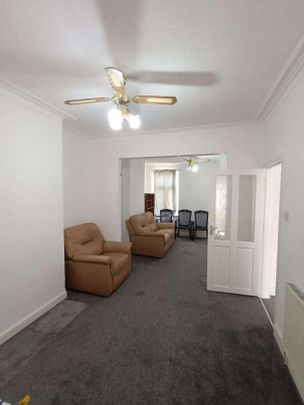 Kingsley Road, TW3 - Photo 1