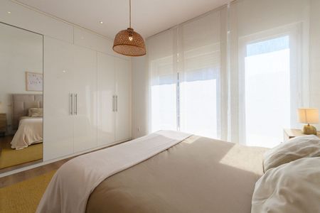 Calle de Orense - Photo 3