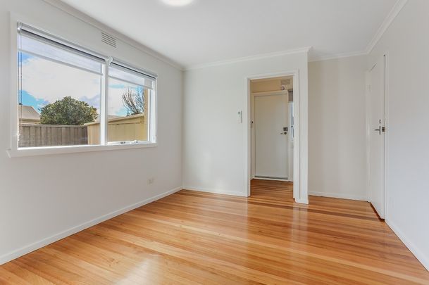 142 Osborne Street, Williamstown VIC 3016 - House For Rent | Domain - Photo 1