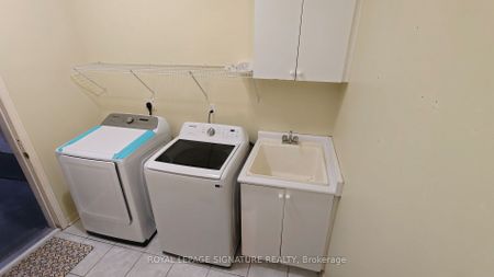 For Lease - 5967 Manzanillo Crescent, Mississauga, Ontario - Photo 2