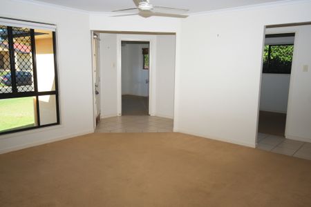 6 Leonie Court - Photo 4