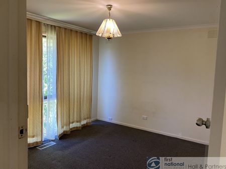 Spacious Family Home! - Photo 5