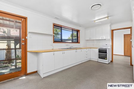 28 Josephson Street, Swansea NSW 2281 - House For Rent | Domain - Photo 4
