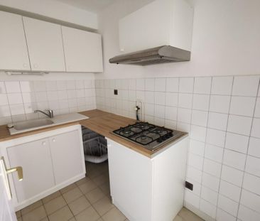 Location Appartement 2 pièces 45m² AVIGNON 84000 - Photo 3
