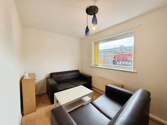 4 bedroom terraced house to rent - Photo 1