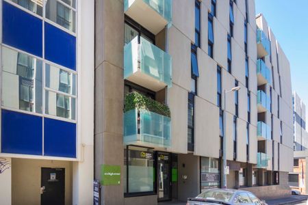Stylish, Furnished Studio Apartment in a Prime Inner-City Location - Photo 4