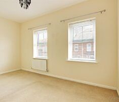 3 BEDROOM House - Semi-Detached - Photo 3