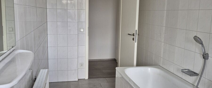 Gemütliche Dachgeschosswohnung in zentraler Lage von Stammheim - Foto 1