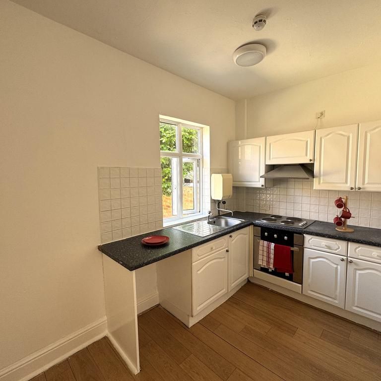 1 bedroom bedsit to rent - Photo 1