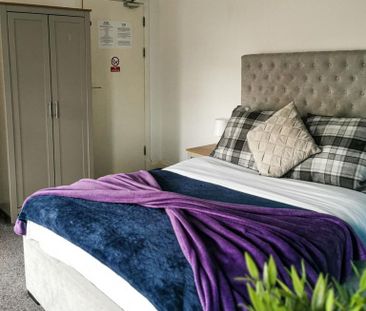 1 bedroom in a house share to rent - Photo 2