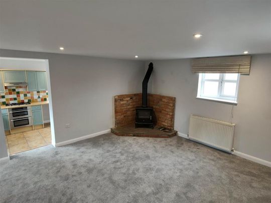 2 bedroom semi-detached house to rent - Photo 1