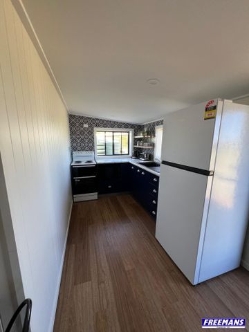 Furnished Studio, Electricity Included and Weekly Cleaning - Photo 3