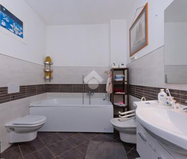 5 locali in affitto - Photo 1