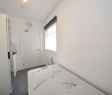 1 bed Room for Rent - Photo 2