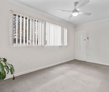 Tidy Two Bedroom Apartment in the Heart of Annerley - Photo 2