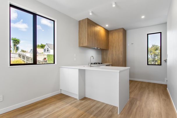 Modern Luxury - Unbeatable Location - Photo 1