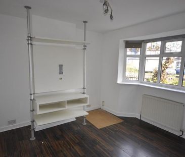 2 bedroom semi-detached house to rent - Photo 3