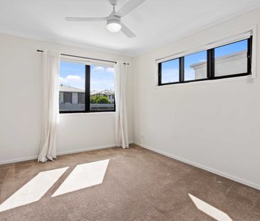 2/7 Angela Way, Pimpama QLD 4209 - Townhouse For Rent | Domain - Photo 2