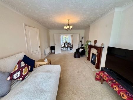 Fairwater Close, Evesham, WR11 - Photo 5