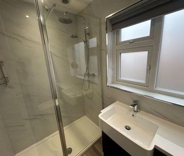 2 bedroom semi-detached house to rent - Photo 6