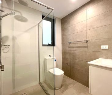 Brand new Spacious Two bedrooms Loft Apartment Out For Rent！！！ - Photo 5