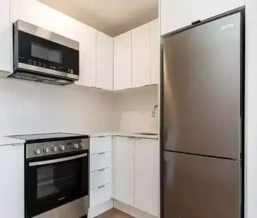 Junction Triangle / Dupont - Studio Rental | 730 Saint Clarens Aven... - Photo 1