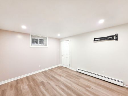 For Lease - 708 Carnegie Avenue Unit# Lower, Oshawa, Ontario - Photo 4