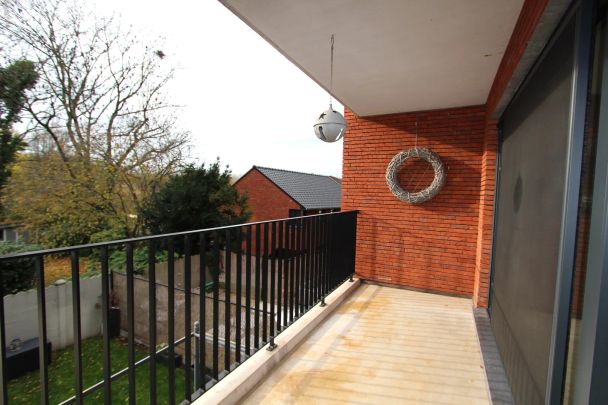MODERN APPARTEMENT MET RUIM TERRAS EN ZICHT OP GROEN - Photo 1
