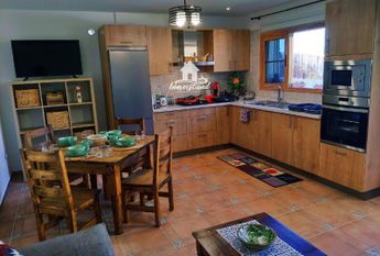 En alquiler casa con huerta en Chío, Guía de Isora