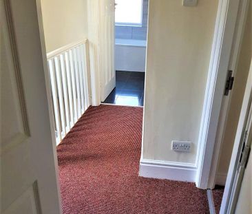 4 bedroom semi-detached house to rent - Photo 2