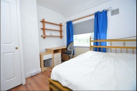 3 Bedroom Student Rentals Leeds - Photo 3