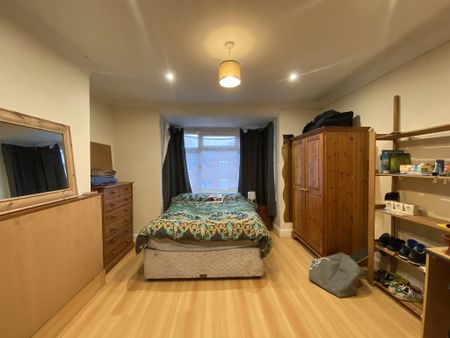 5 bedroom semi-detached house to rent - Photo 4