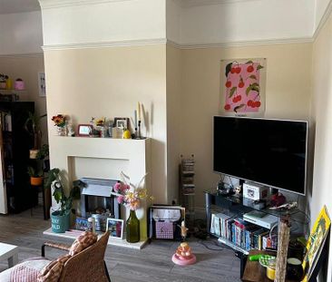 2 bedroom property to rent - Photo 1