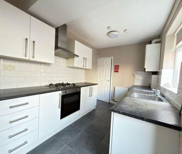 3 bedroom terraced house to rent - Photo 4