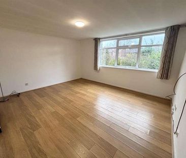 Green Court, Hall Green, B28 - Photo 2