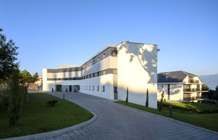 Magnificent 2-room apartment of new standing furnished near the lake - Photo 2