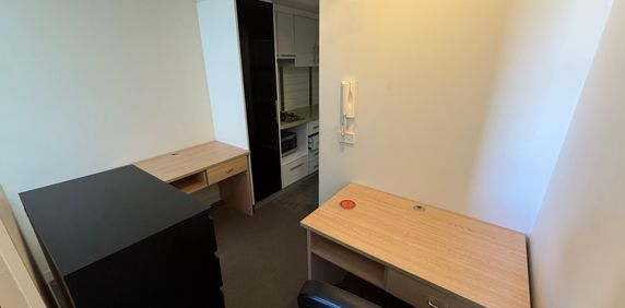 Fully Furnished Student Apartment Near Melbourne Uni – 1 Bedroom, 1 Bathroom - Photo 2