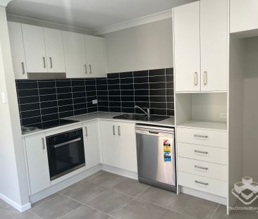 Stylish and Spacious Family Home - Photo 2