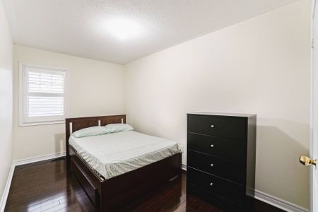 For Lease - 49 Sea Drifter Crescent, Brampton, Ontario - Photo 4