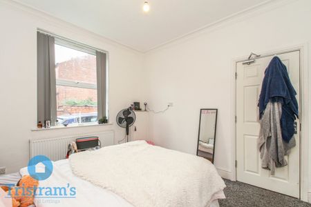5 bed Mid Terraced House for Rent - Photo 4